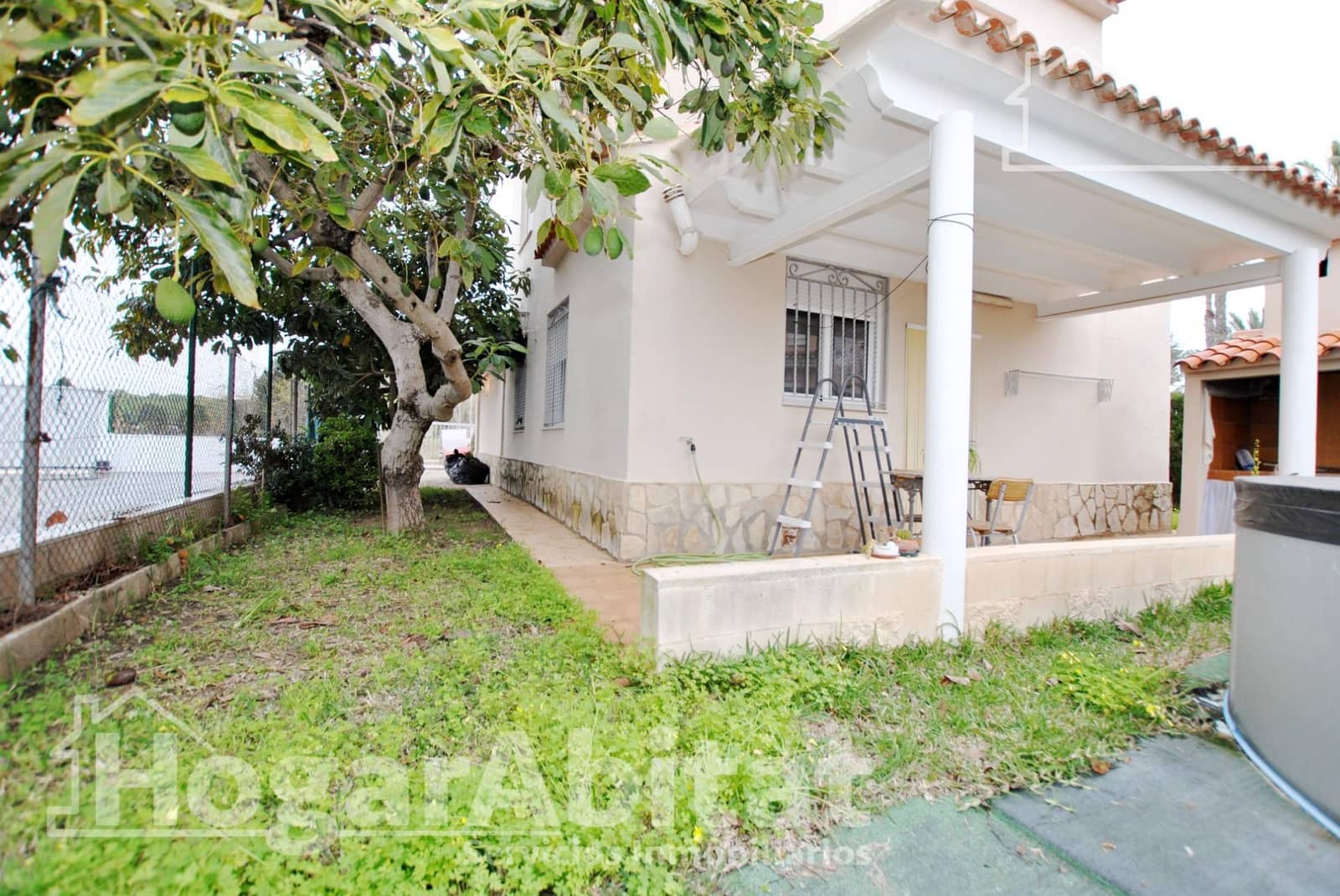 Chalet de 5 habitaciones en Oliva en venta con garaje - 380.000 € (Ref: 9808036)