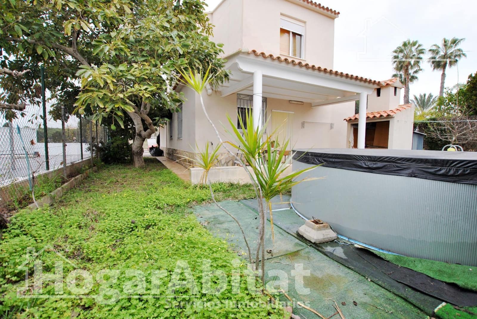 Chalet de 5 habitaciones en Oliva en venta con garaje - 380.000 € (Ref: 9808036)