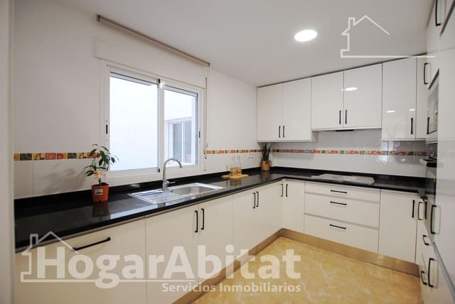 11 makuuhuone Huoneisto myytävänä paikassa Oliva - 600 000 € (Ref: 9809834)