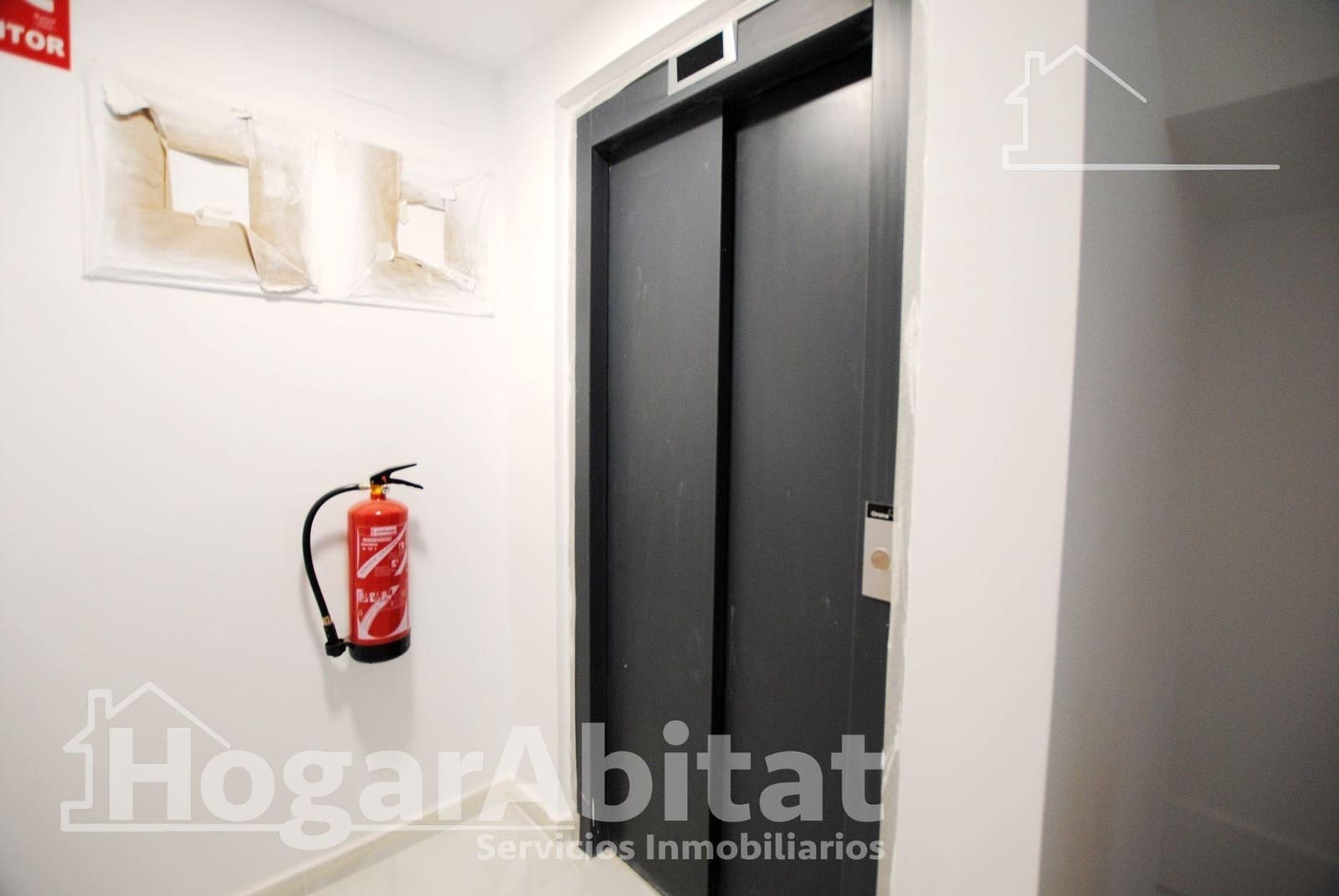 11 makuuhuone Huoneisto myytävänä paikassa Oliva - 600 000 € (Ref: 9809834)