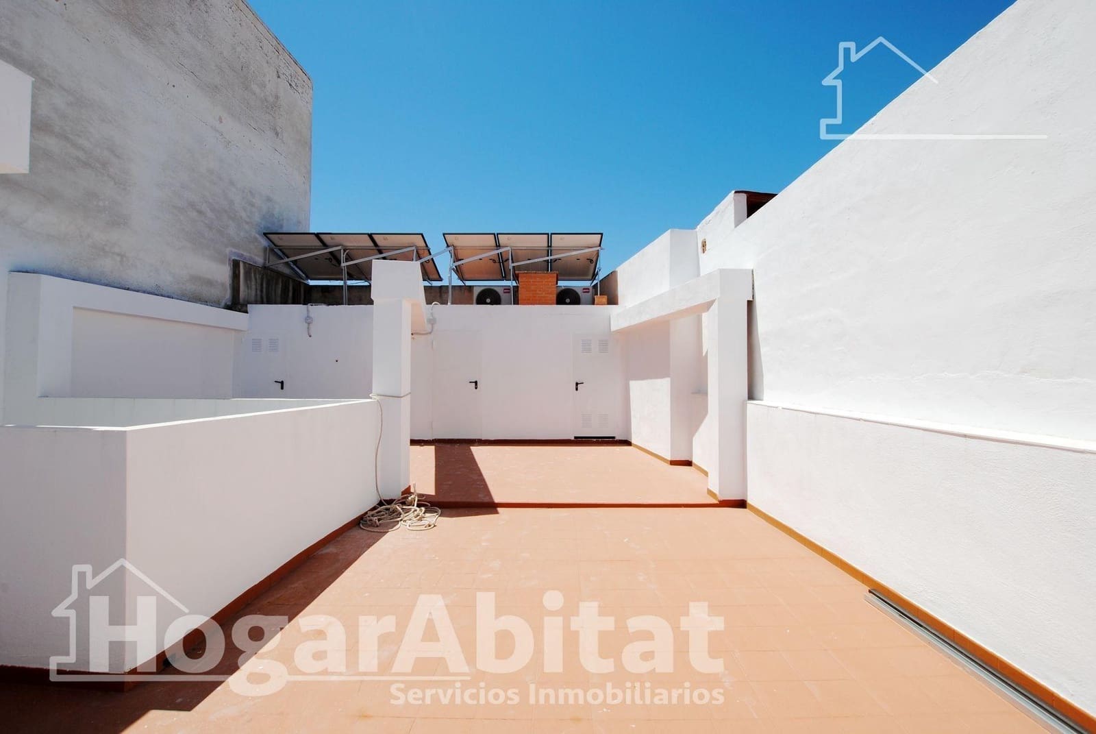 11 makuuhuone Huoneisto myytävänä paikassa Oliva - 600 000 € (Ref: 9809834)