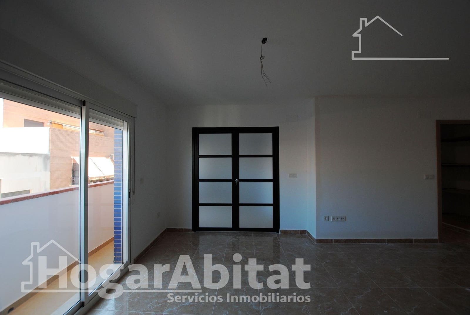 11 makuuhuone Huoneisto myytävänä paikassa Oliva - 600 000 € (Ref: 9809834)