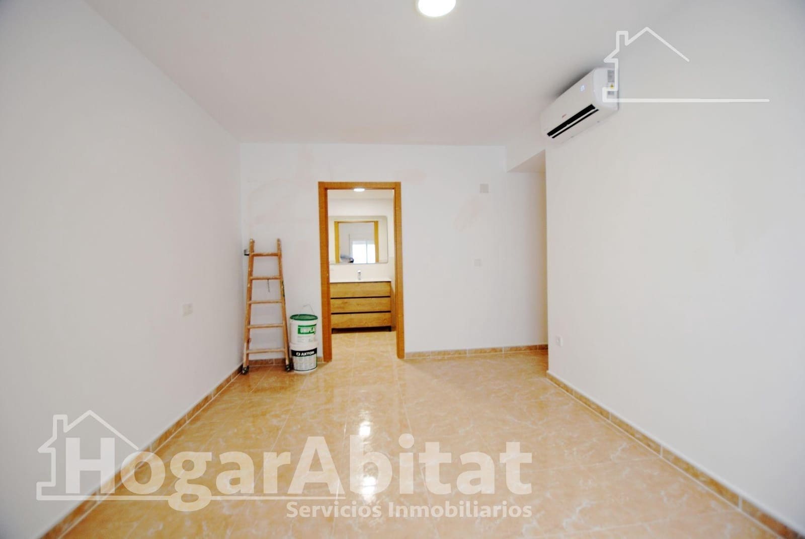 11 makuuhuone Huoneisto myytävänä paikassa Oliva - 600 000 € (Ref: 9809834)