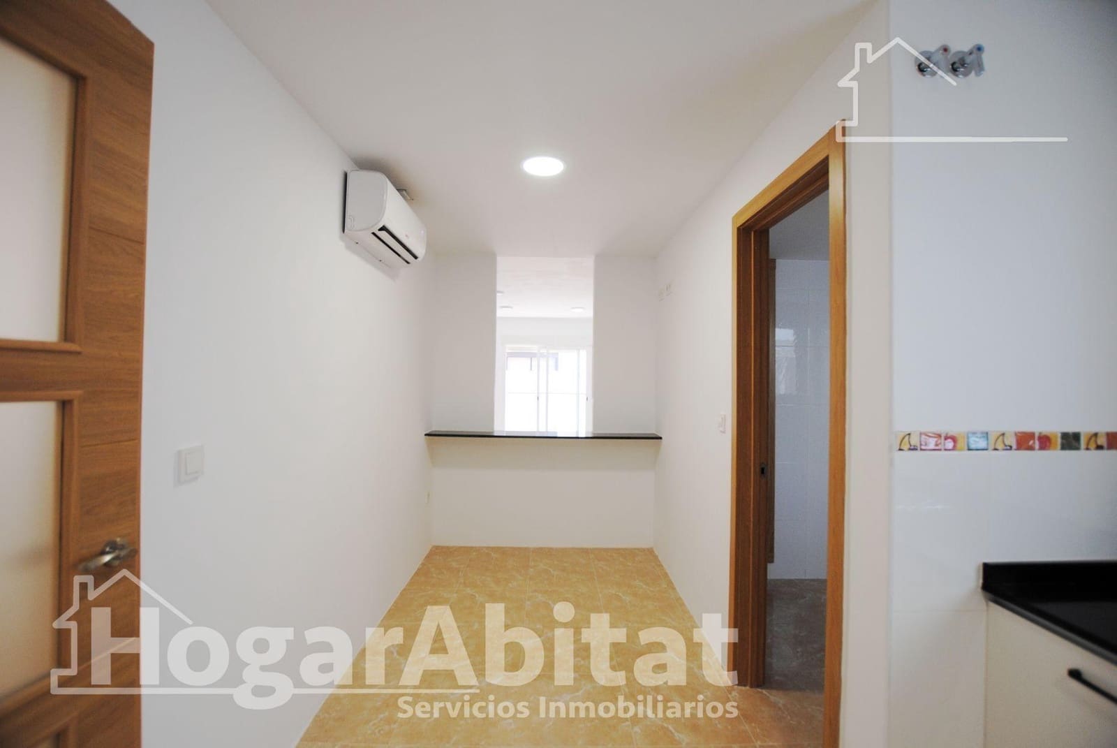 11 makuuhuone Huoneisto myytävänä paikassa Oliva - 600 000 € (Ref: 9809834)