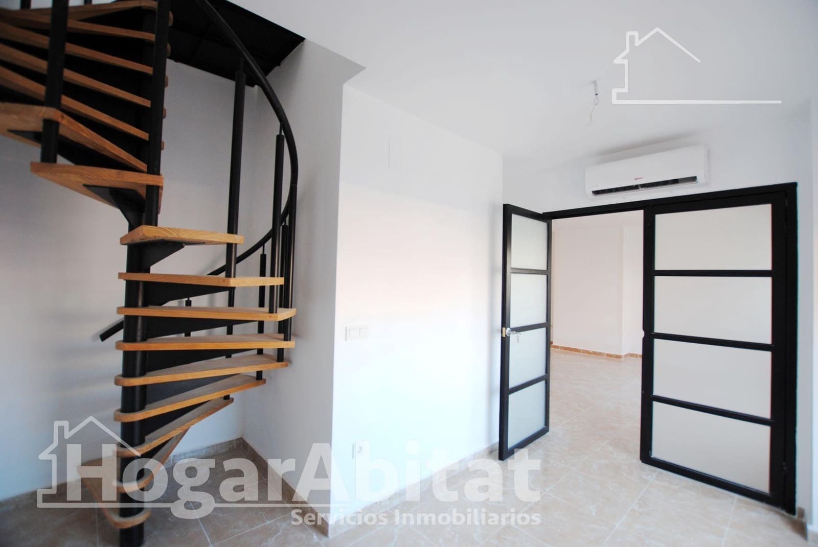 11 makuuhuone Huoneisto myytävänä paikassa Oliva - 600 000 € (Ref: 9809834)