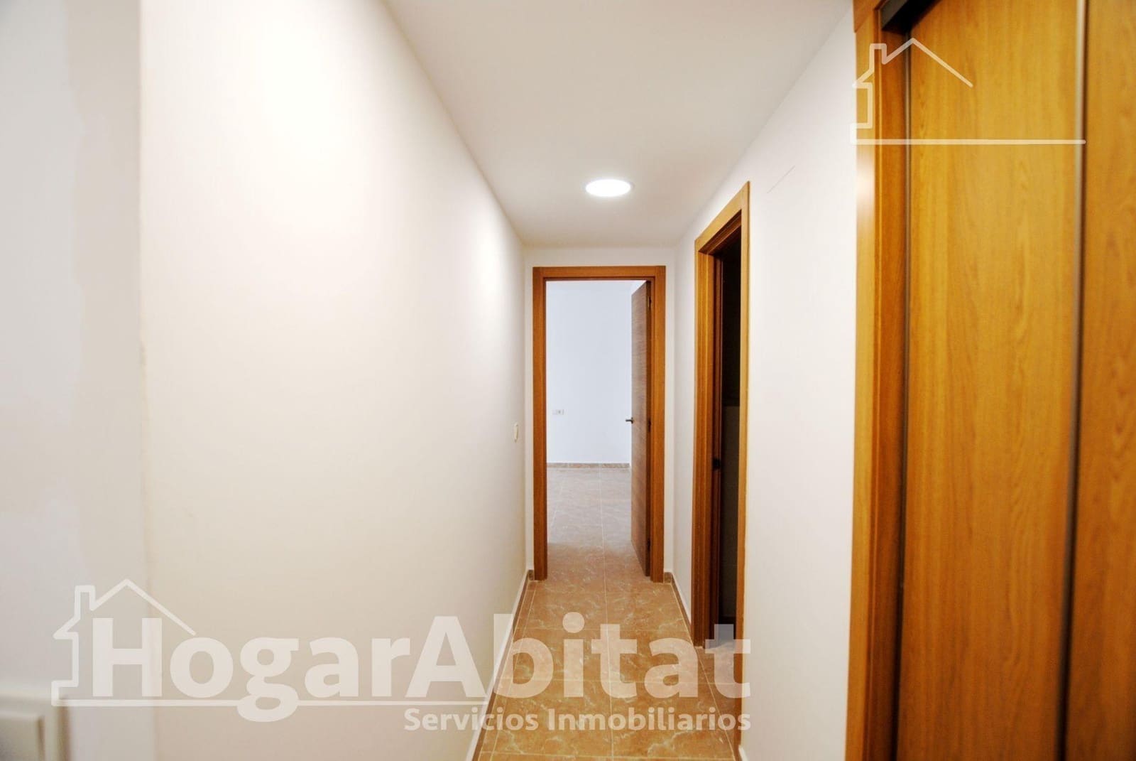 11 makuuhuone Huoneisto myytävänä paikassa Oliva - 600 000 € (Ref: 9809834)