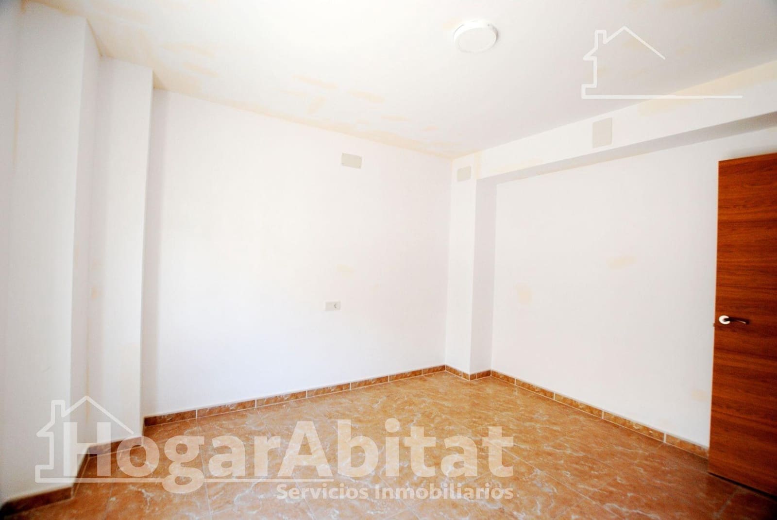 11 makuuhuone Huoneisto myytävänä paikassa Oliva - 600 000 € (Ref: 9809834)