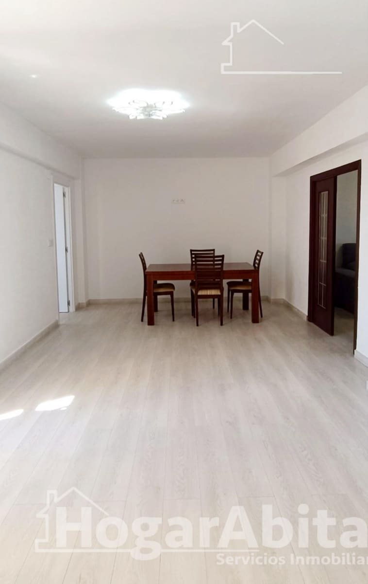 Piso de 3 habitaciones en Alginet en venta con garaje - 170.000 € (Ref: 9811963)