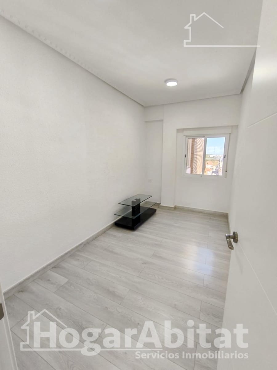 Piso de 3 habitaciones en Alginet en venta con garaje - 170.000 € (Ref: 9811963)