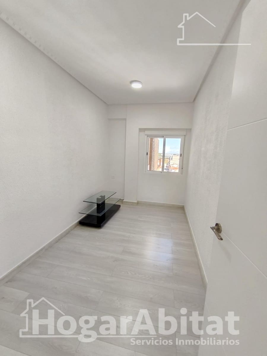 Piso de 3 habitaciones en Alginet en venta con garaje - 170.000 € (Ref: 9811963)