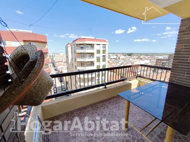 Piso de 3 habitaciones en Alginet en venta con garaje - 170.000 € (Ref: 9811963)