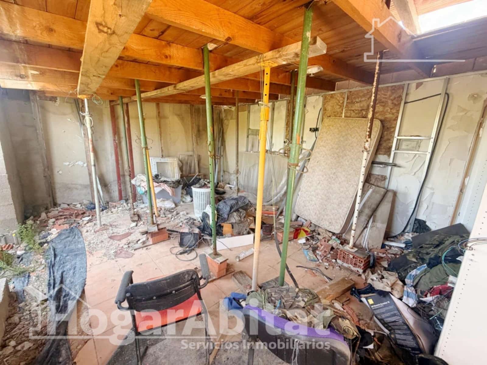 3 slaapkamer Villa te koop in Montserrat met garage - € 80.000 (Ref: 9811965)