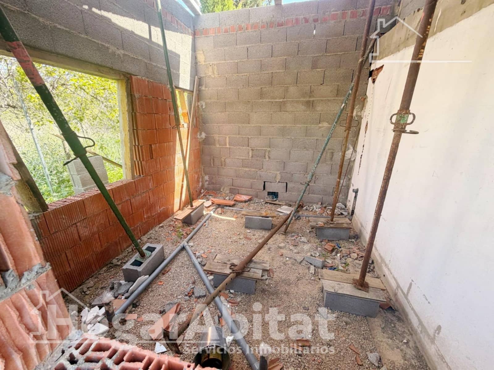 3 slaapkamer Villa te koop in Montserrat met garage - € 80.000 (Ref: 9811965)