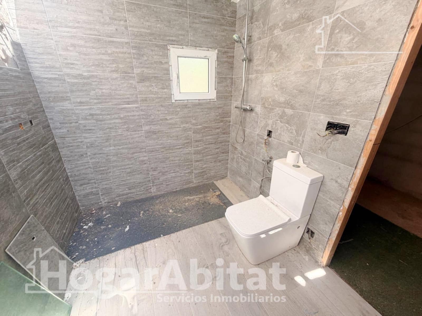 3 slaapkamer Villa te koop in Montserrat met garage - € 80.000 (Ref: 9811965)