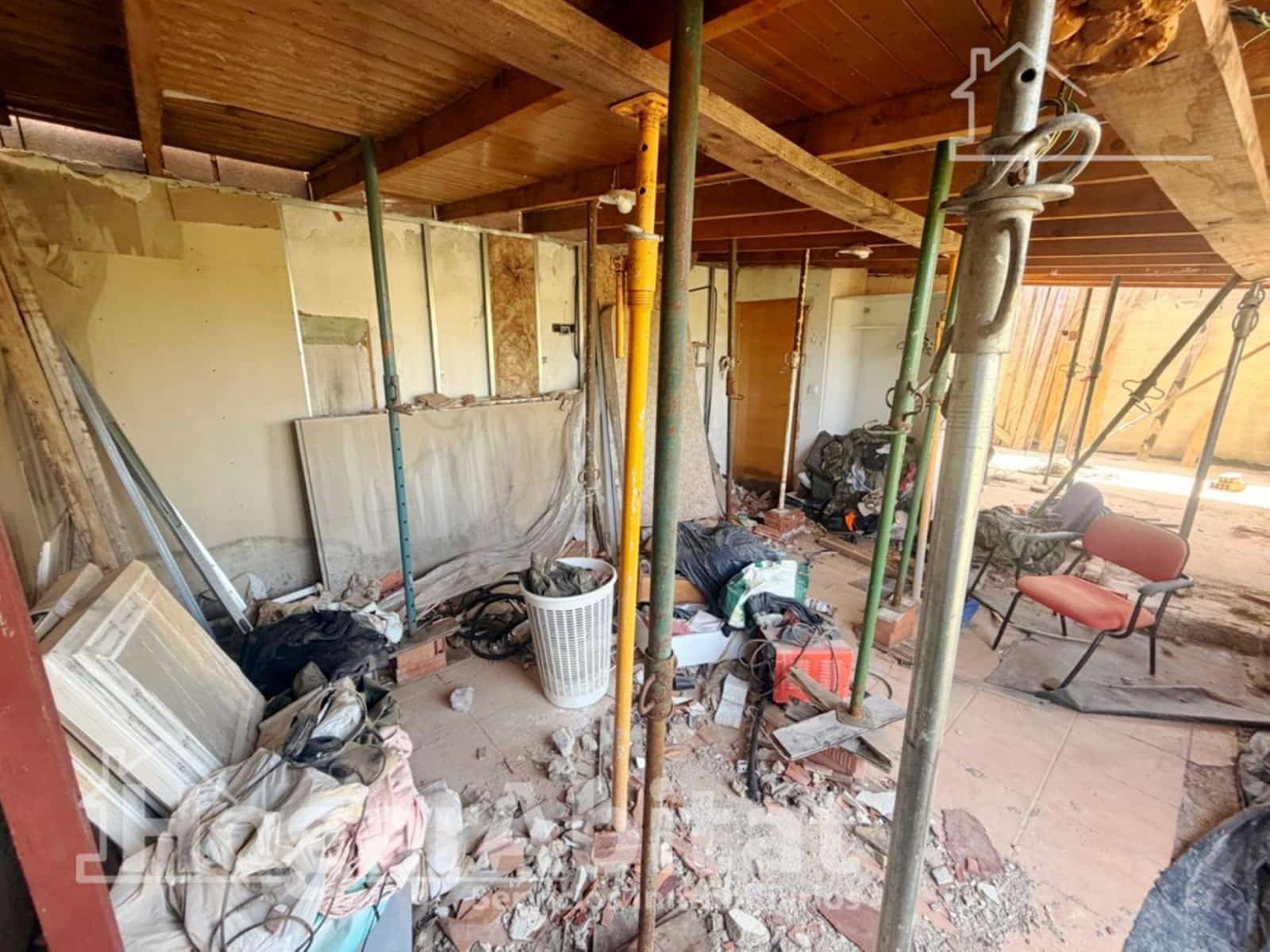3 slaapkamer Villa te koop in Montserrat met garage - € 80.000 (Ref: 9811965)