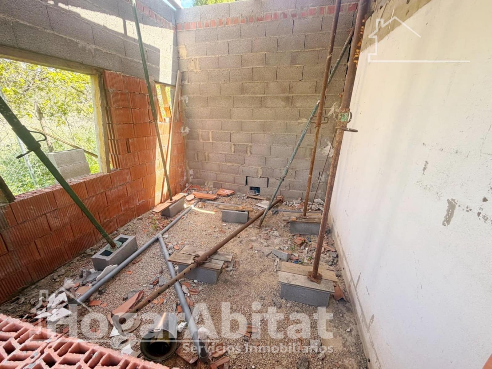 3 slaapkamer Villa te koop in Montserrat met garage - € 80.000 (Ref: 9811965)
