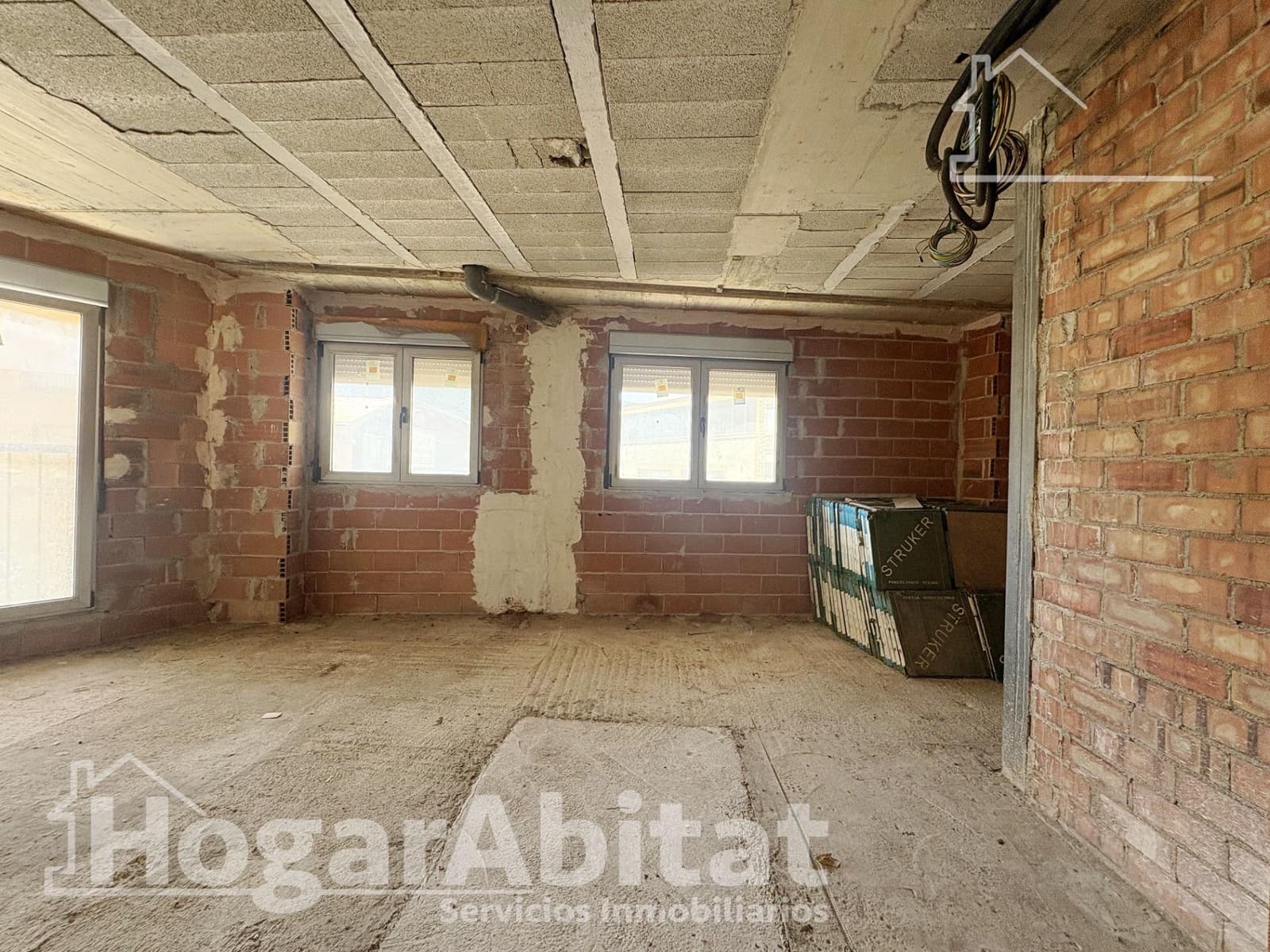 Office for sale in Tavernes de la Valldigna - € 49,000 (Ref: 9815883)