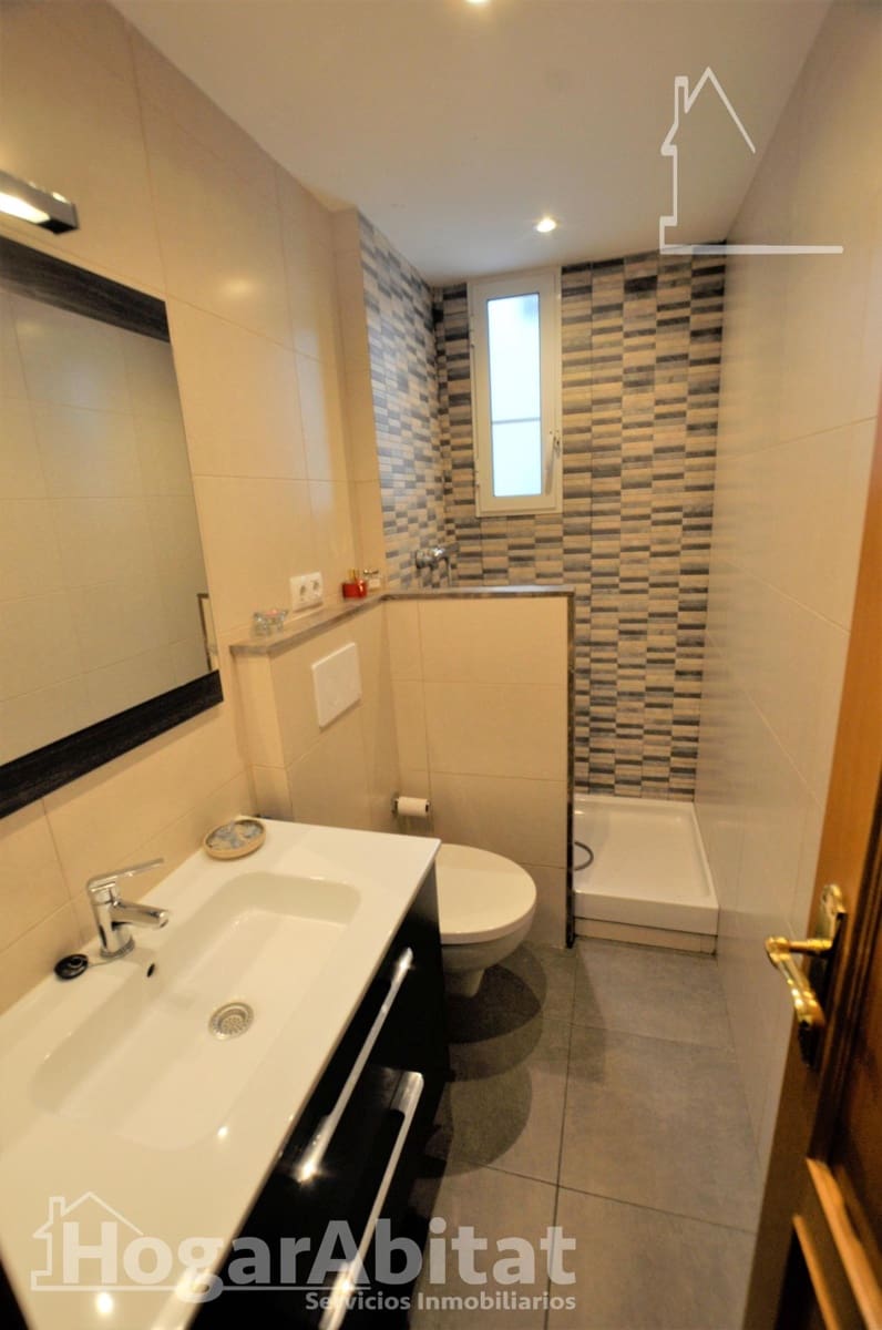 Piso de 2 habitaciones en València ciudad en venta - 215.000 € (Ref: 9815890)