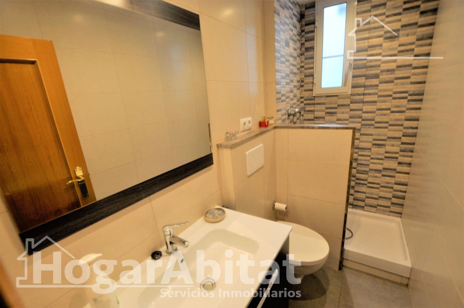 Piso de 2 habitaciones en València ciudad en venta - 215.000 € (Ref: 9815890)