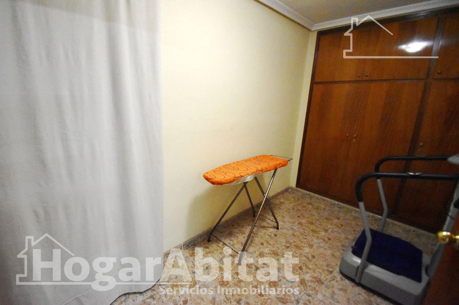 4 bedroom Flat for sale in L'Alcora with garage - € 190,000 (Ref: 9815897)