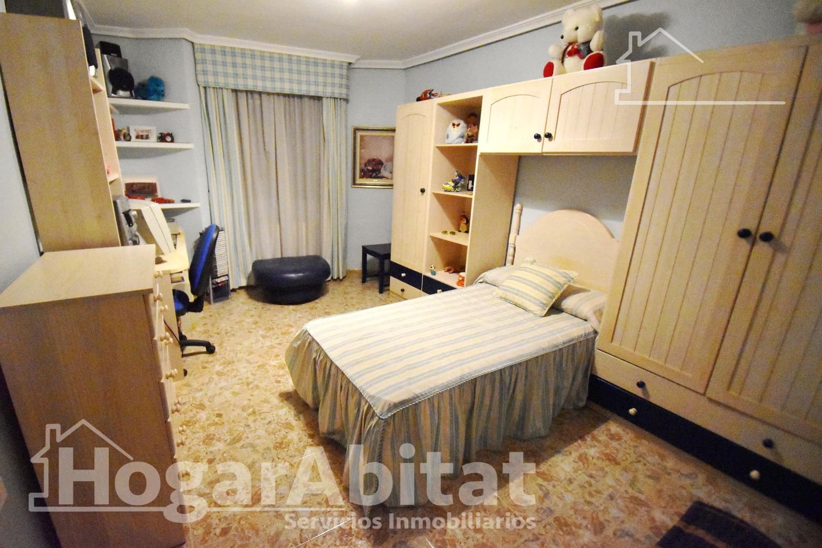 4 bedroom Flat for sale in L'Alcora with garage - € 190,000 (Ref: 9815897)