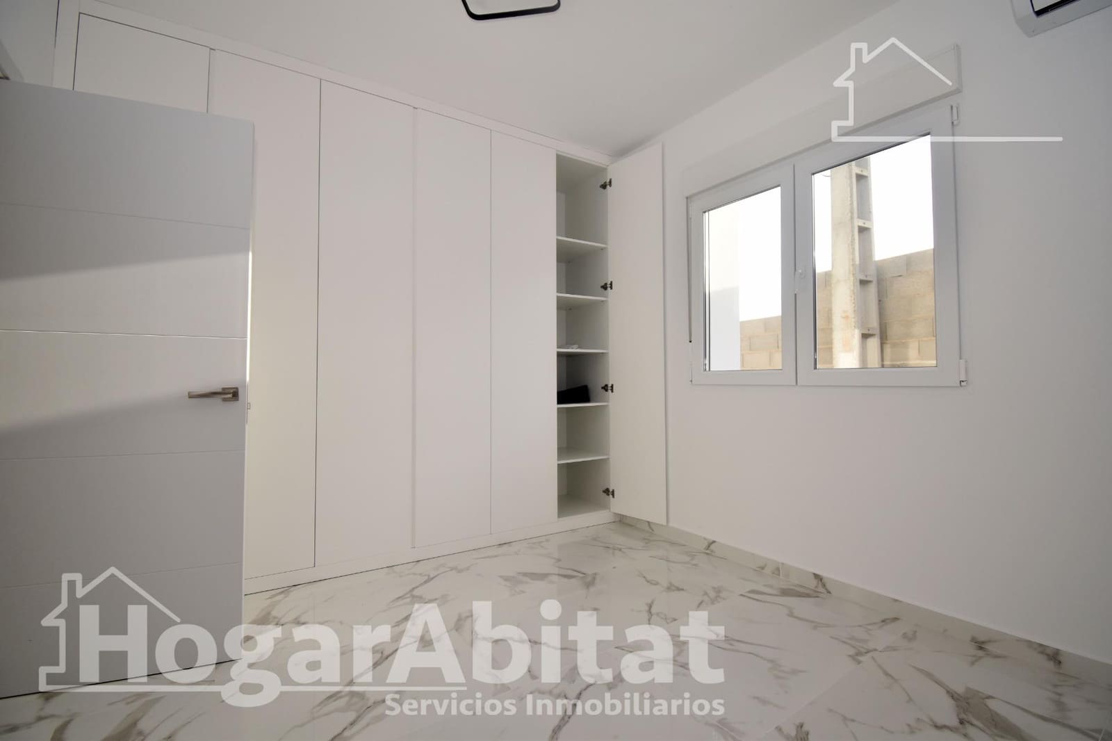 2 bedroom Villa for sale in L'Alcora with garage - € 175,000 (Ref: 9815902)