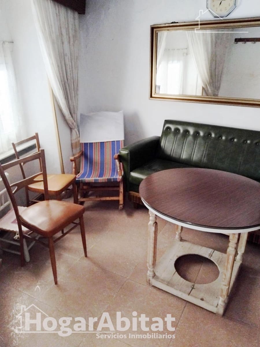 4 bedroom Townhouse for sale in Campo de Criptana with garage - € 53,000 (Ref: 9818289)