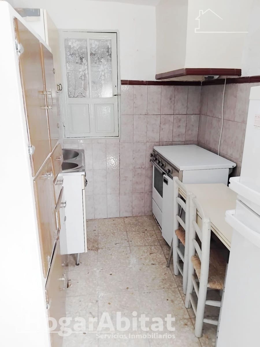 4 bedroom Townhouse for sale in Campo de Criptana with garage - € 53,000 (Ref: 9818289)