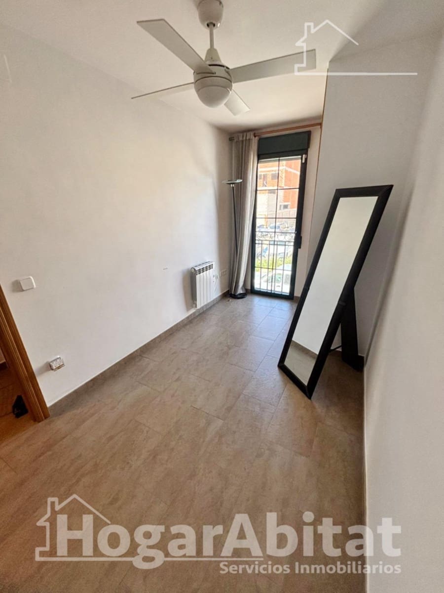 Adosado de 4 habitaciones en Chiva en venta con garaje - 360.000 € (Ref: 9820568)