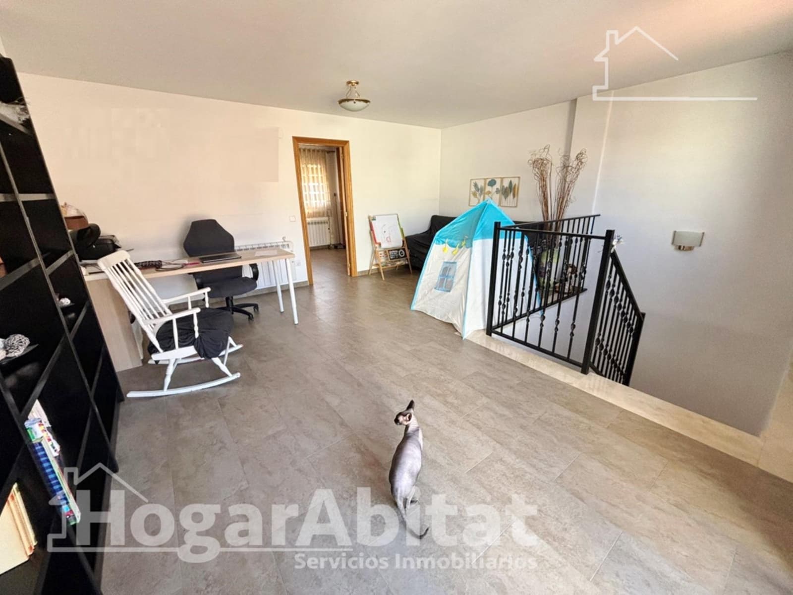 Adosado de 4 habitaciones en Chiva en venta con garaje - 360.000 € (Ref: 9820568)