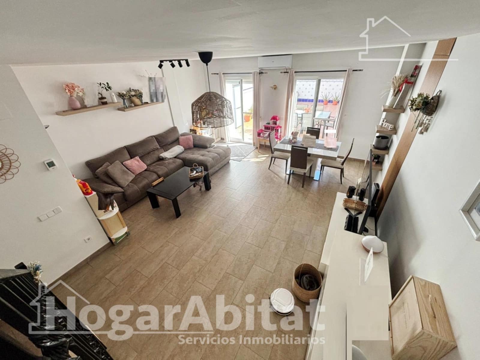 Adosado de 4 habitaciones en Chiva en venta con garaje - 360.000 € (Ref: 9820568)