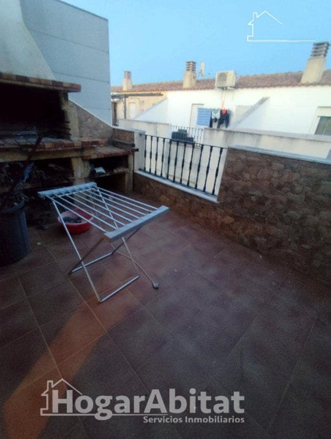 Adosado de 3 habitaciones en Vilamarxant / Villamarchante en venta con piscina garaje - 290.000 € (Ref: 9820572)