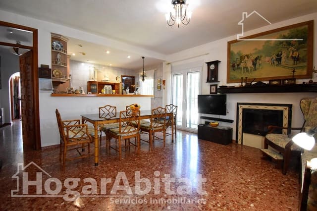 4 sypialnia Willa na sprzedaż w Gandia z basenem garażem - 289 000 € (Ref: 9822972)