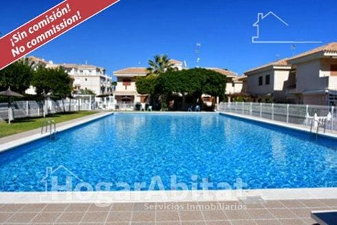 2 soveværelse Rækkehus til salg i La Zenia med swimmingpool garage - € 185.000 (Ref: 9825311)