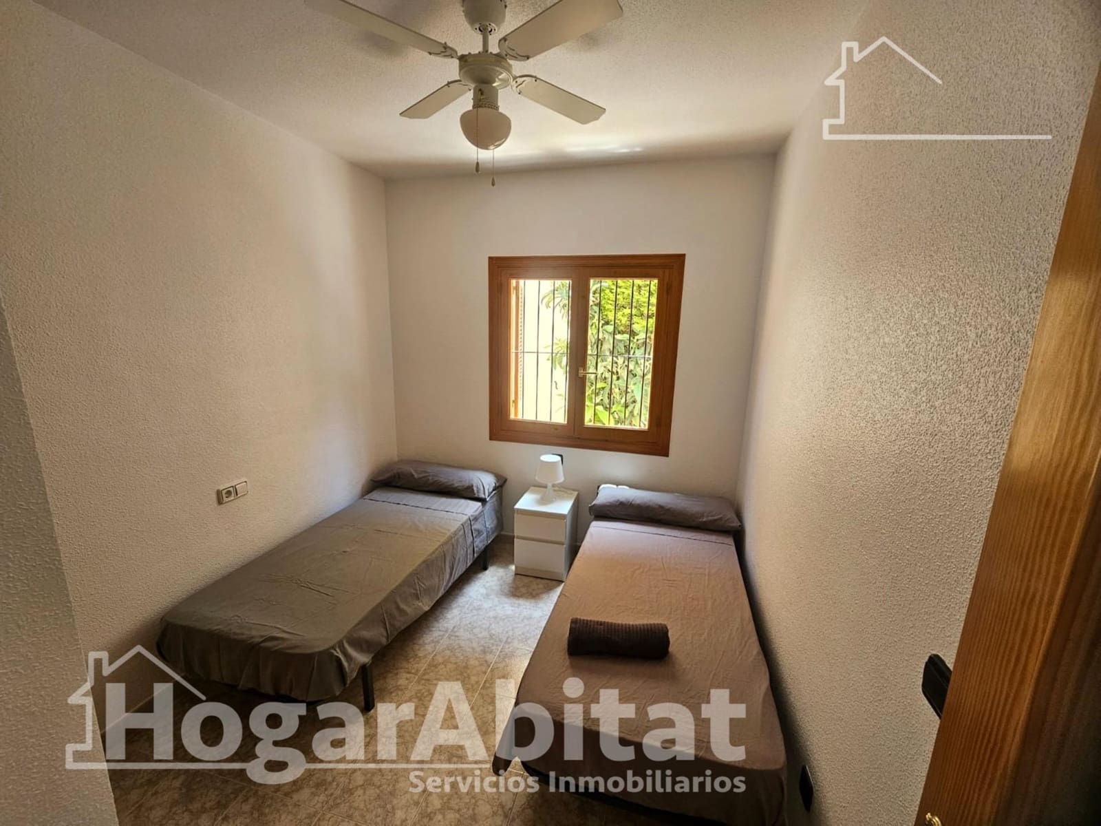 2 soveværelse Rækkehus til salg i La Zenia med swimmingpool garage - € 185.000 (Ref: 9825311)