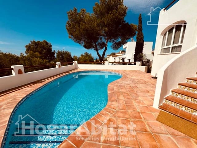 Chalet de 5 habitaciones en Dénia en venta con piscina garaje - 789.000 € (Ref: 9825312)