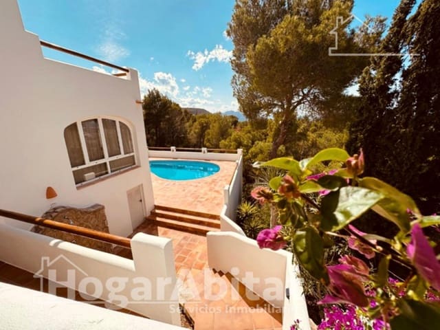Chalet de 5 habitaciones en Dénia en venta con piscina garaje - 789.000 € (Ref: 9825312)