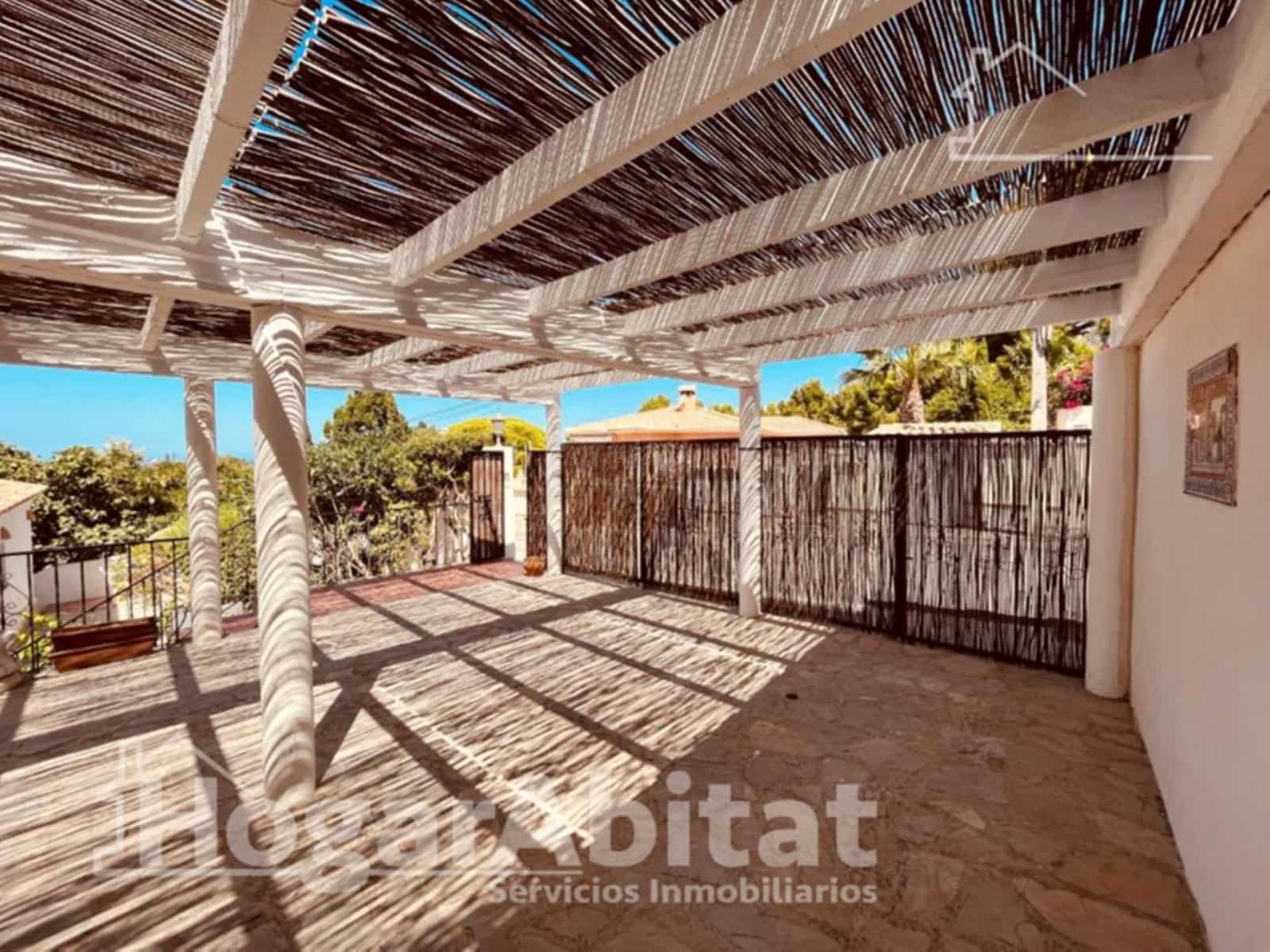 Chalet de 5 habitaciones en Dénia en venta con piscina garaje - 789.000 € (Ref: 9825312)