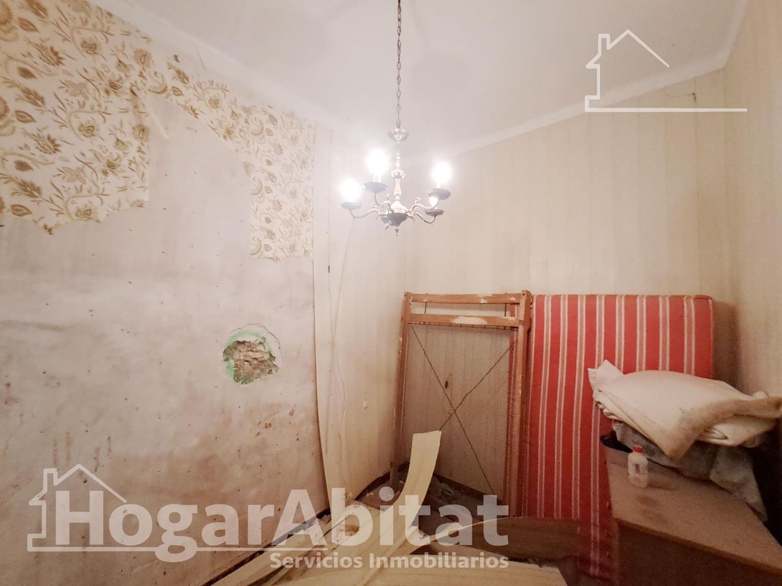 Casa de 6 habitaciones en L'Alcora en venta - 27.500 € (Ref: 9825319)