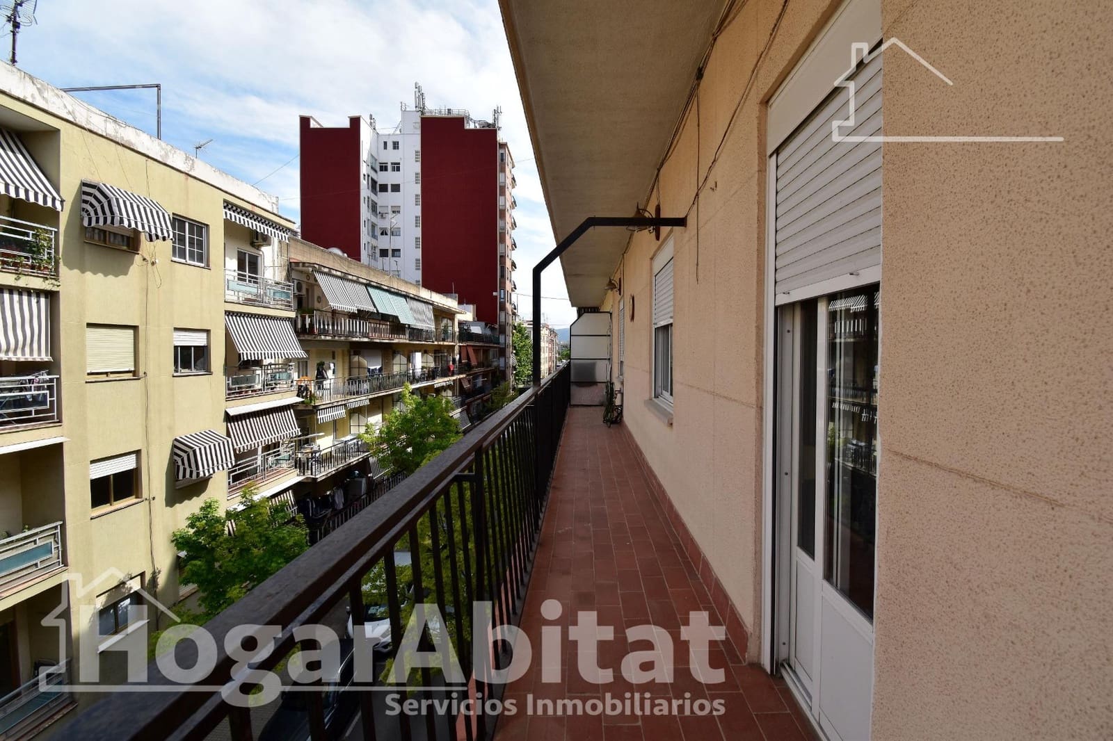 5 bedroom Flat for sale in Gandia - € 180,000 (Ref: 9829213)