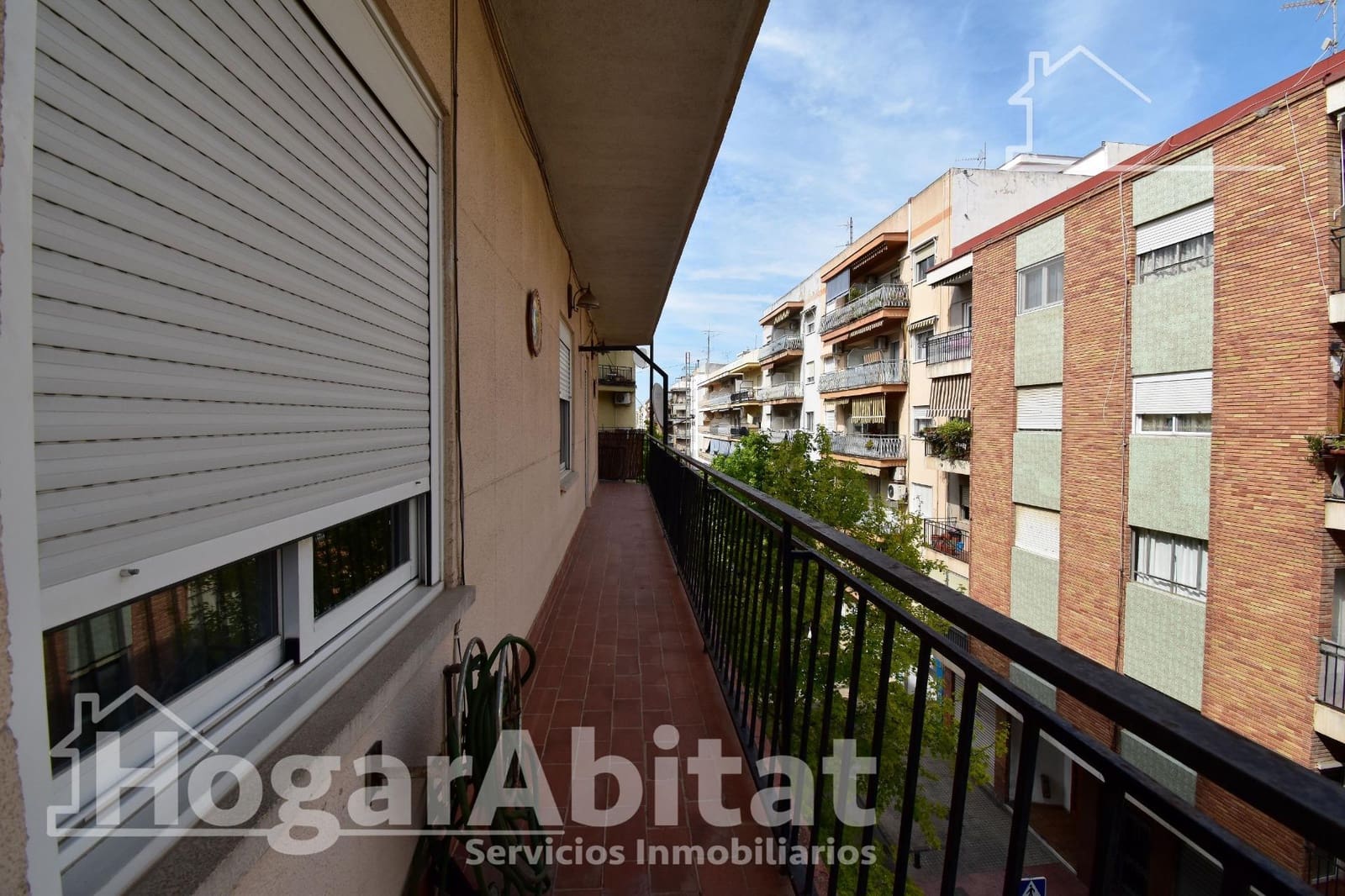 5 bedroom Flat for sale in Gandia - € 180,000 (Ref: 9829213)