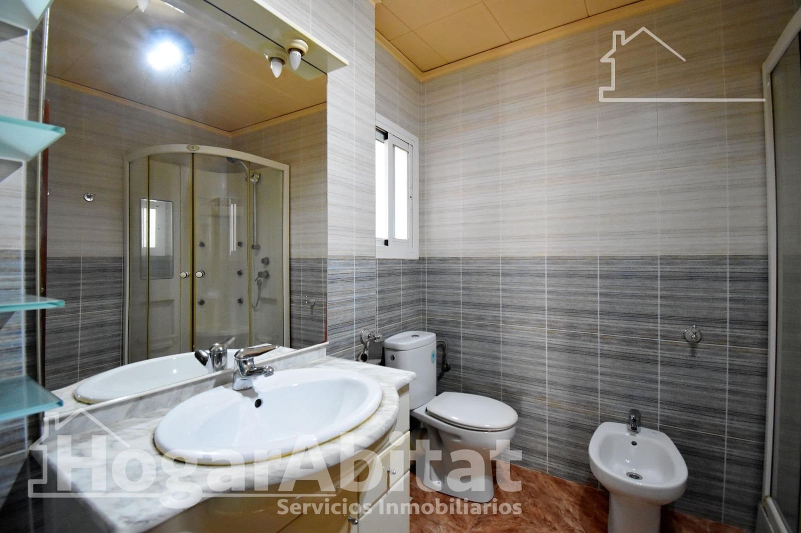 5 bedroom Flat for sale in Gandia - € 180,000 (Ref: 9829213)