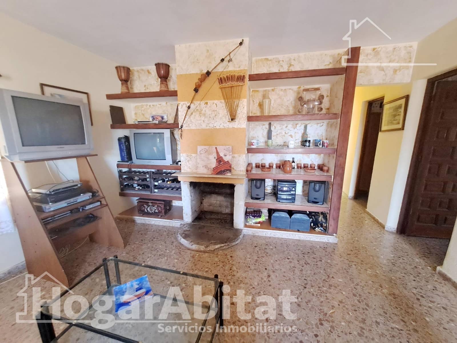 6 bedroom Villa for sale in L'Alcora with pool garage - € 195,000 (Ref: 9829214)