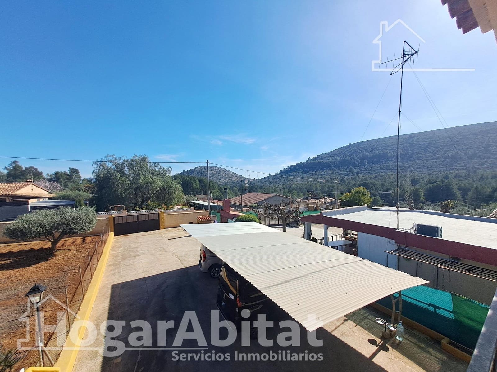 6 bedroom Villa for sale in L'Alcora with pool garage - € 195,000 (Ref: 9829214)