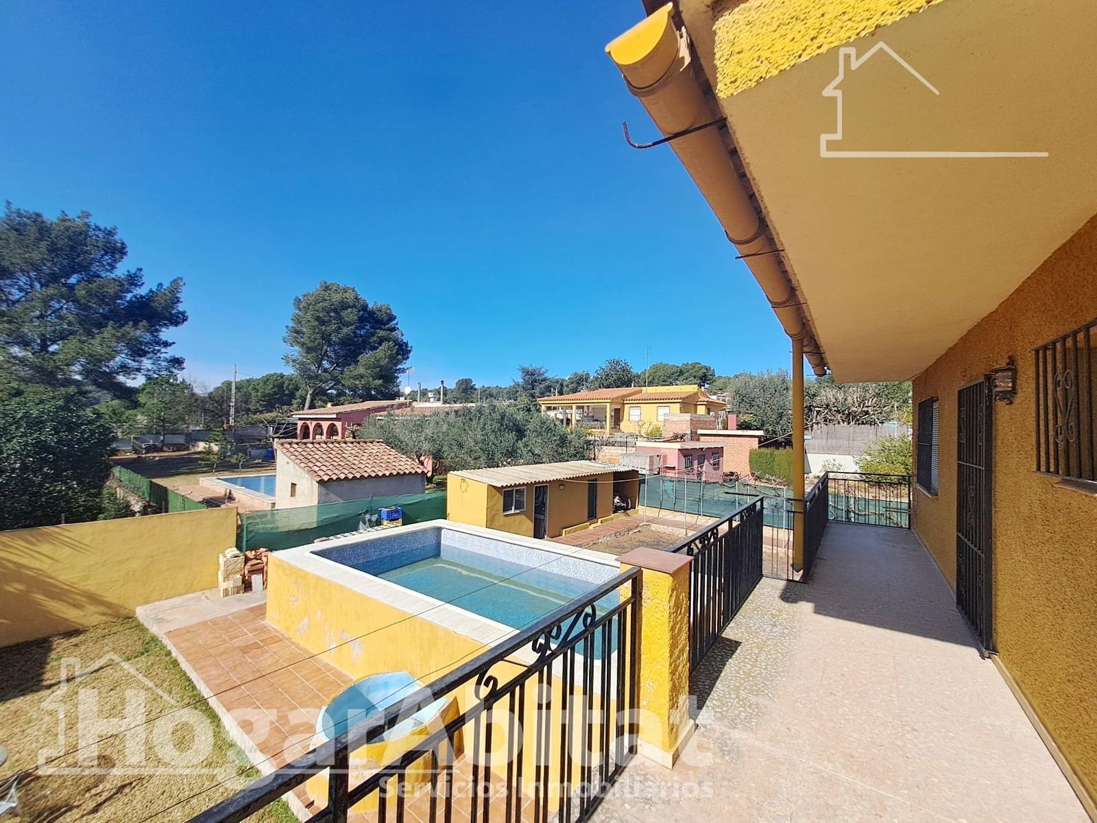 6 bedroom Villa for sale in L'Alcora with pool garage - € 195,000 (Ref: 9829214)
