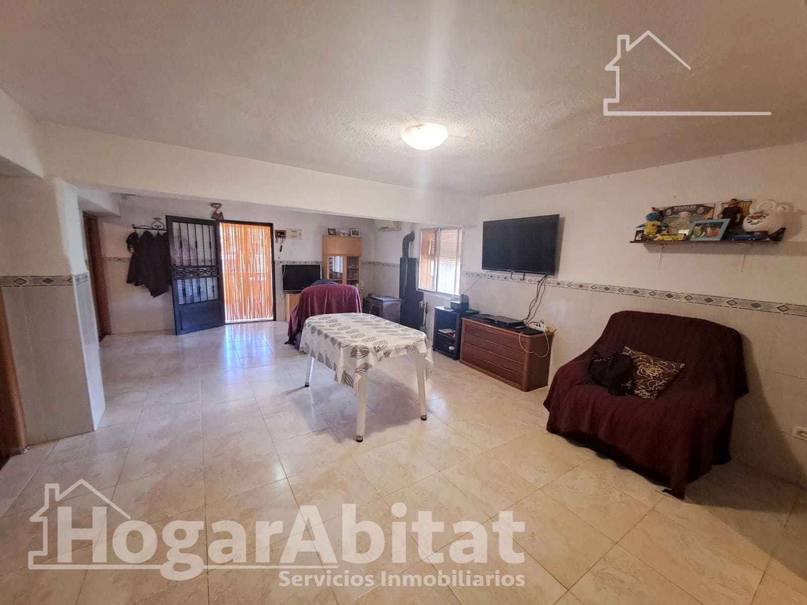 6 bedroom Villa for sale in L'Alcora with pool garage - € 195,000 (Ref: 9829214)