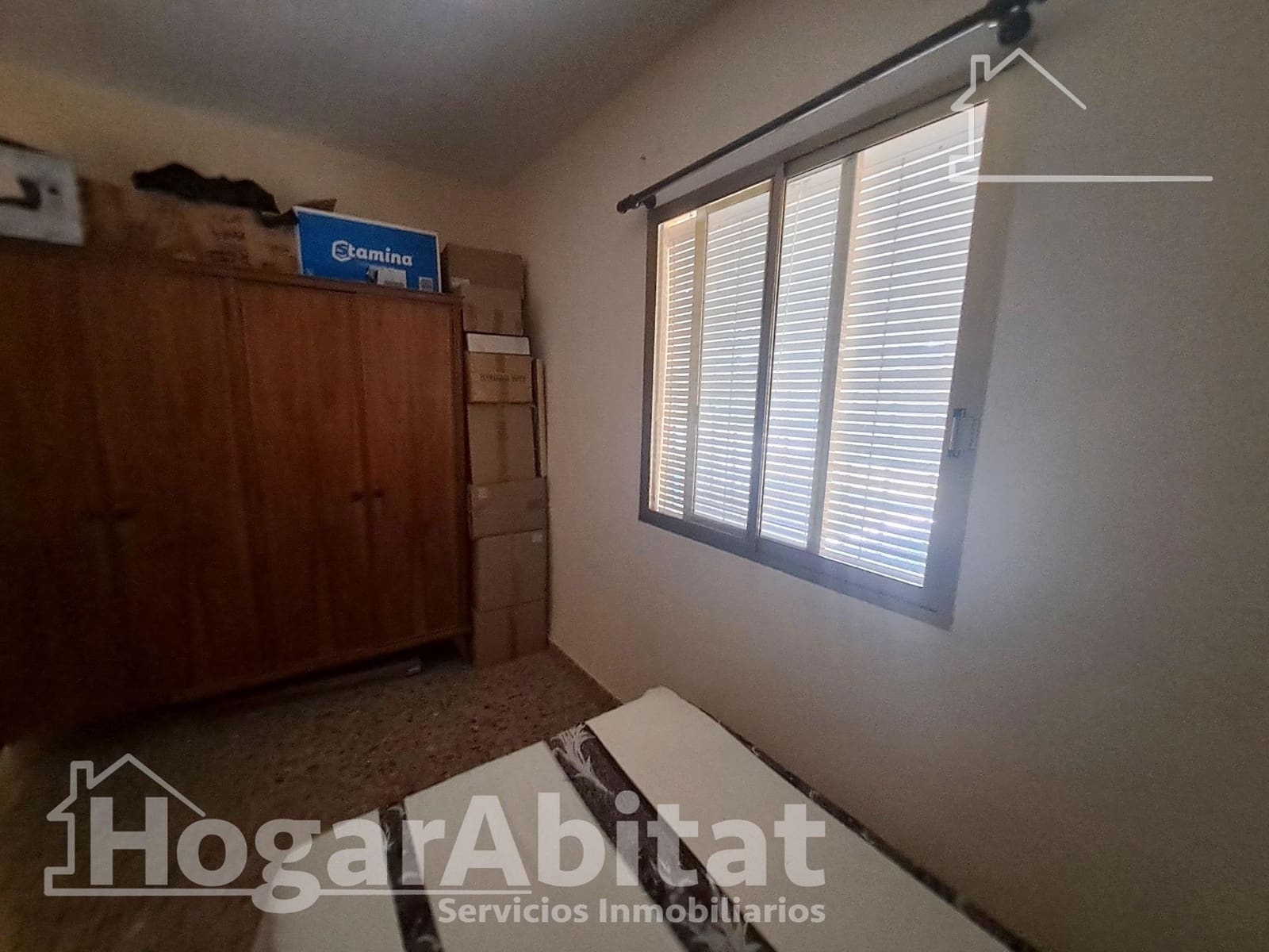 6 bedroom Villa for sale in L'Alcora with pool garage - € 195,000 (Ref: 9829214)