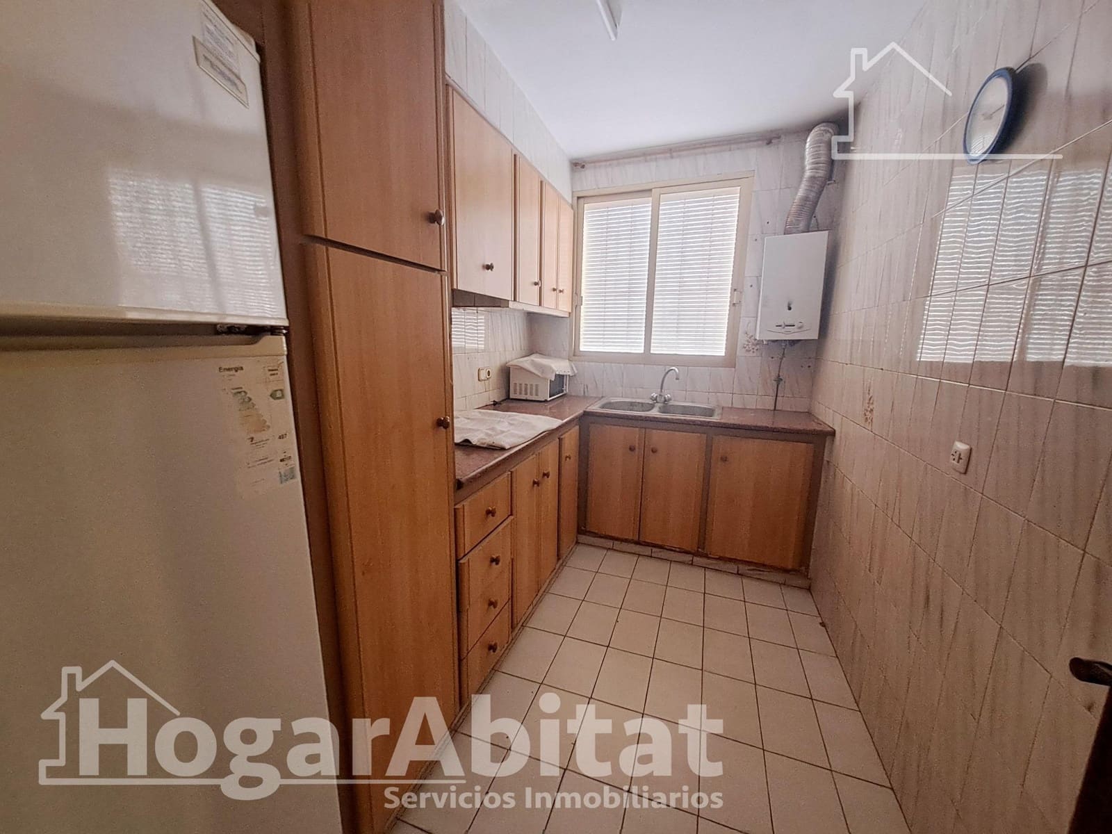 6 bedroom Villa for sale in L'Alcora with pool garage - € 195,000 (Ref: 9829214)