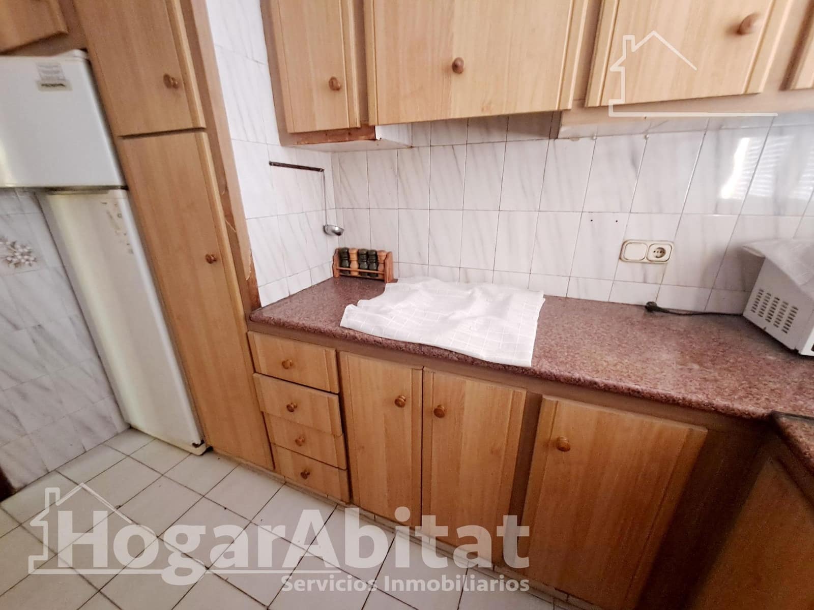 6 bedroom Villa for sale in L'Alcora with pool garage - € 195,000 (Ref: 9829214)