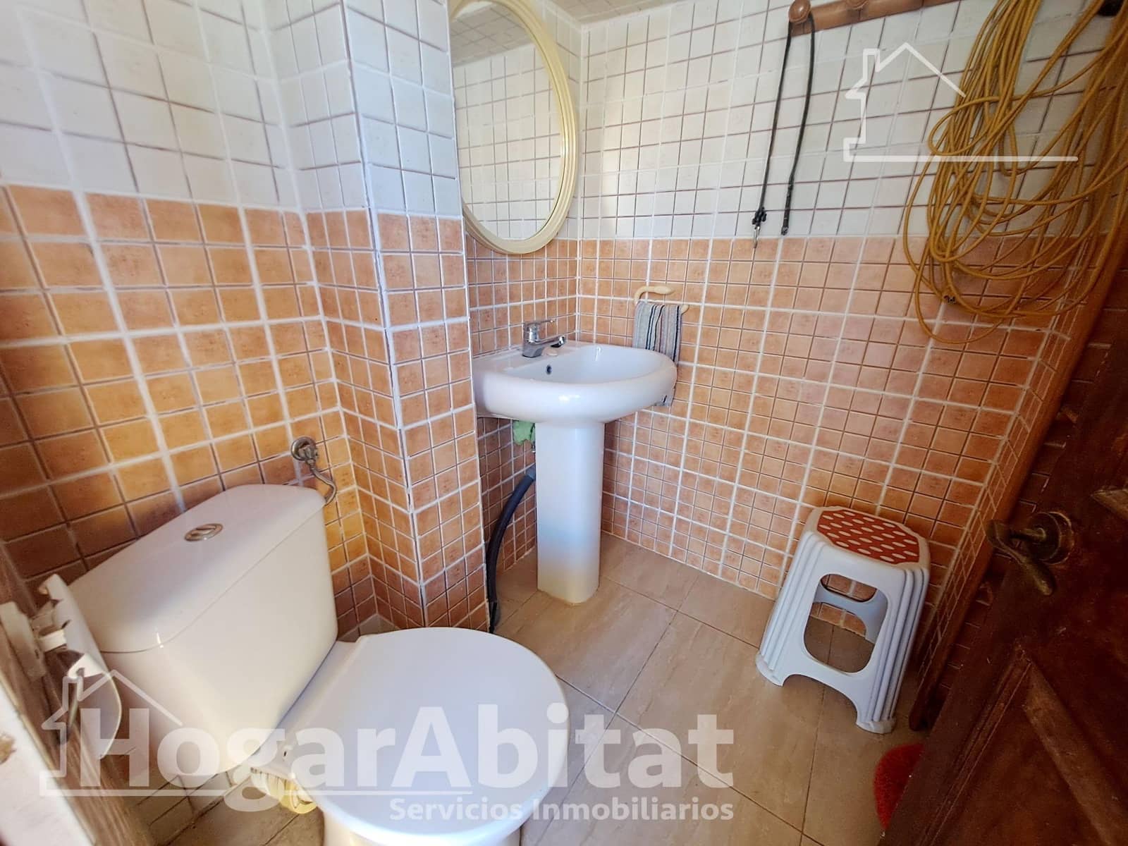 6 bedroom Villa for sale in L'Alcora with pool garage - € 195,000 (Ref: 9829214)